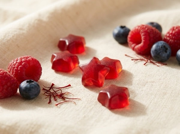 Mood Munchies star gummies with fresh berries