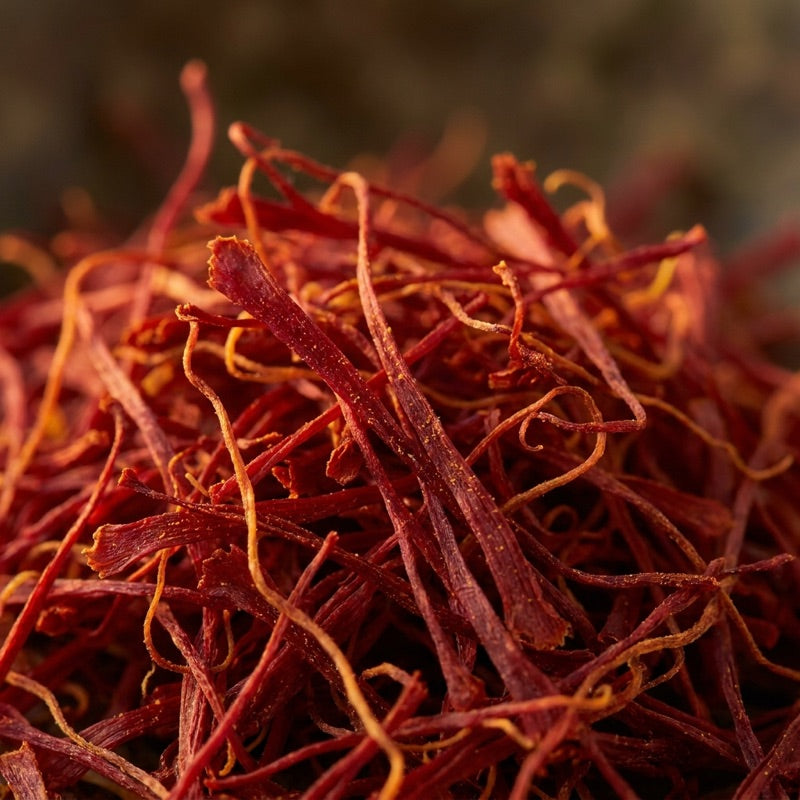 Clinical-grade saffron threads, extreme macro